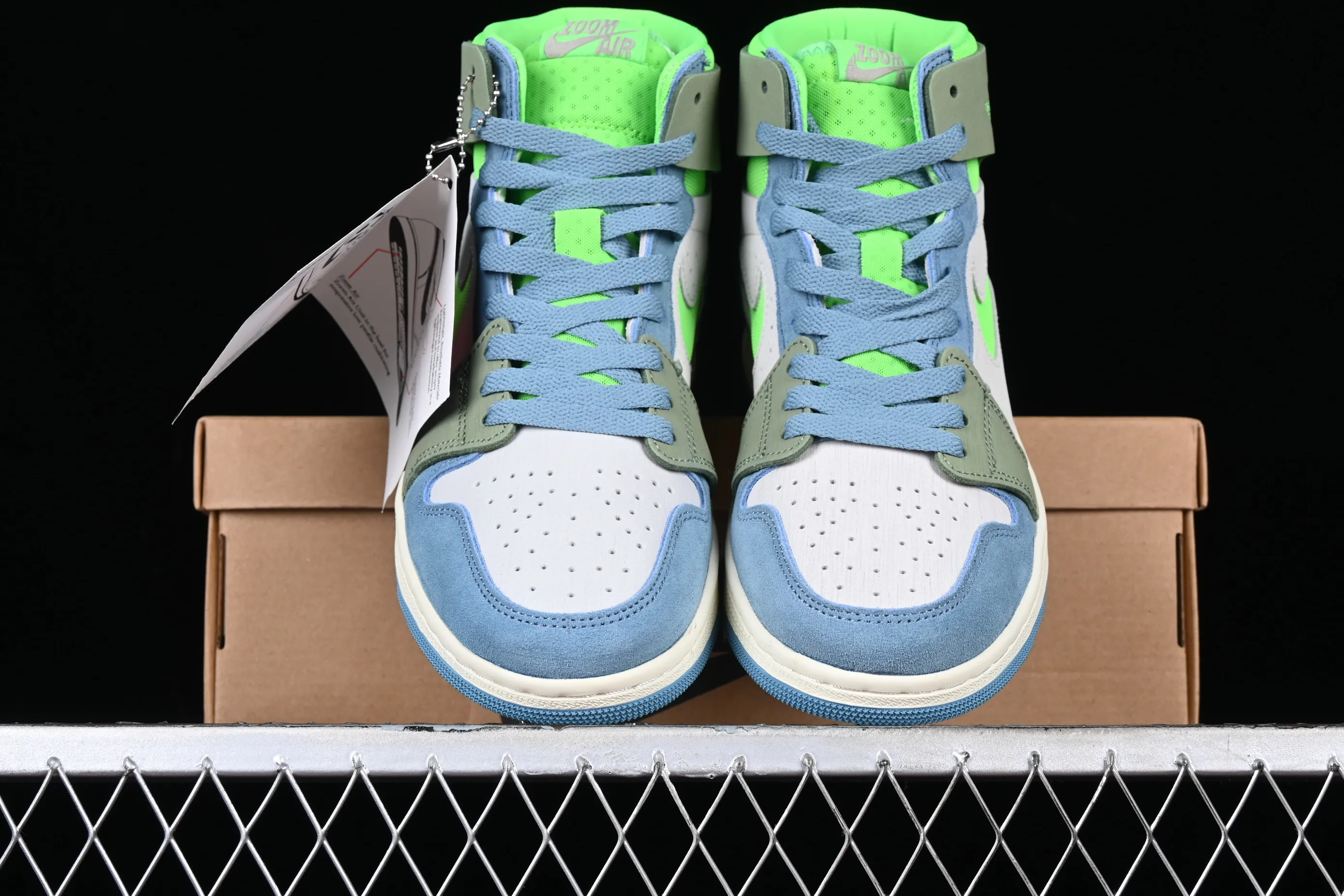 All categories Air Jordan Jordan series basketball shoes Air Jordan 1 High Air Jordan 1 Zoom CMFT AJ1 Joe 1 blue and green color matching DV1305-433